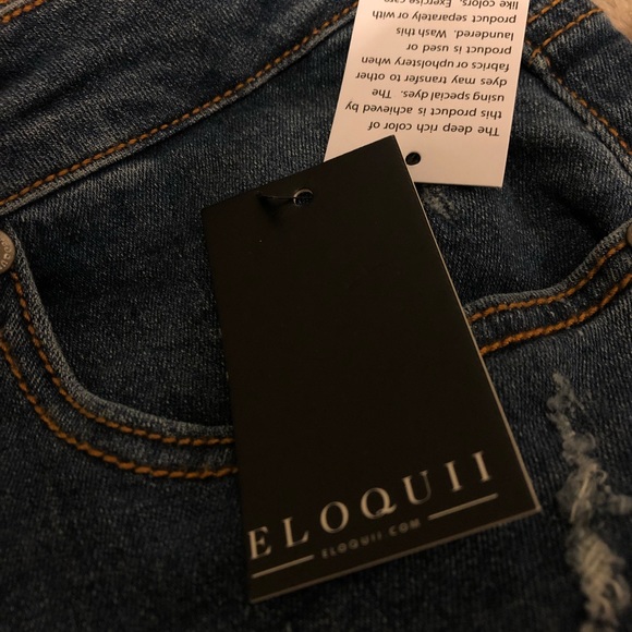 NWT Eloquii Distressed Jeans 24 - Picture 4 of 4